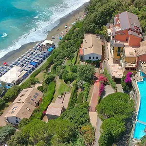 Leopold 3*, Moneglia Italien